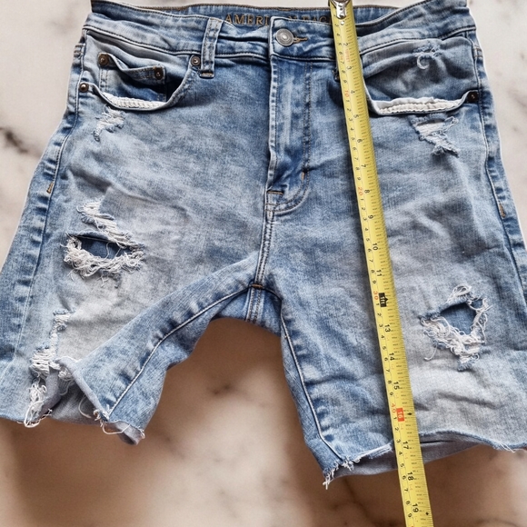 American Eagle Extreme Flex Lightwash Distressed Unisex Denim Shorts - Picture 7 of 9